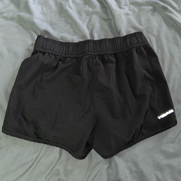 Bundle of Activewear! 2 pairs of leggings, 2 tops, 1 pair of shorts - Picture 7 of 11